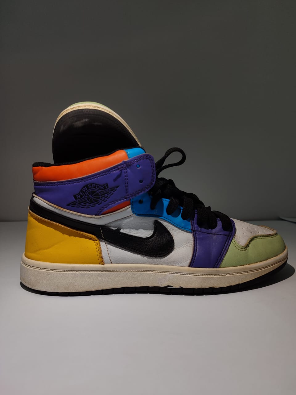 Nike Jordan Retro Multi-Color: Stand Out in Style