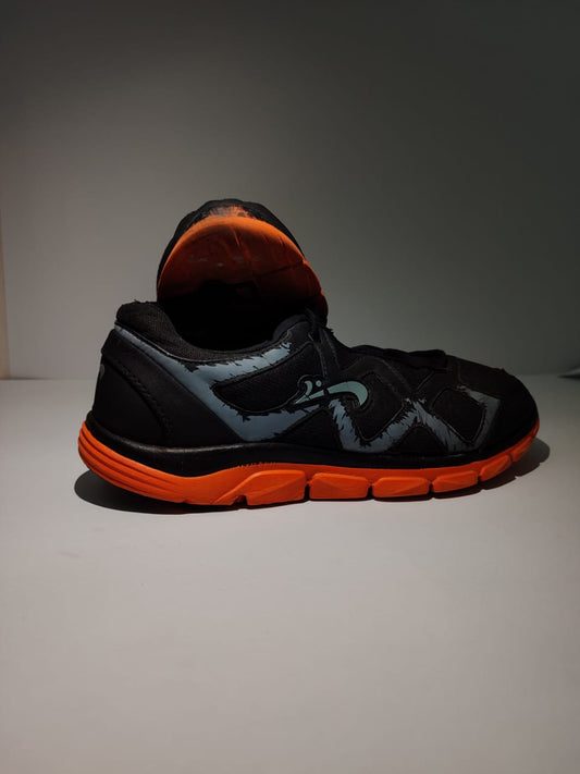 Peak Street Sprint – Black/Orange | Grunge Graphic Edition | Thrifted Heat