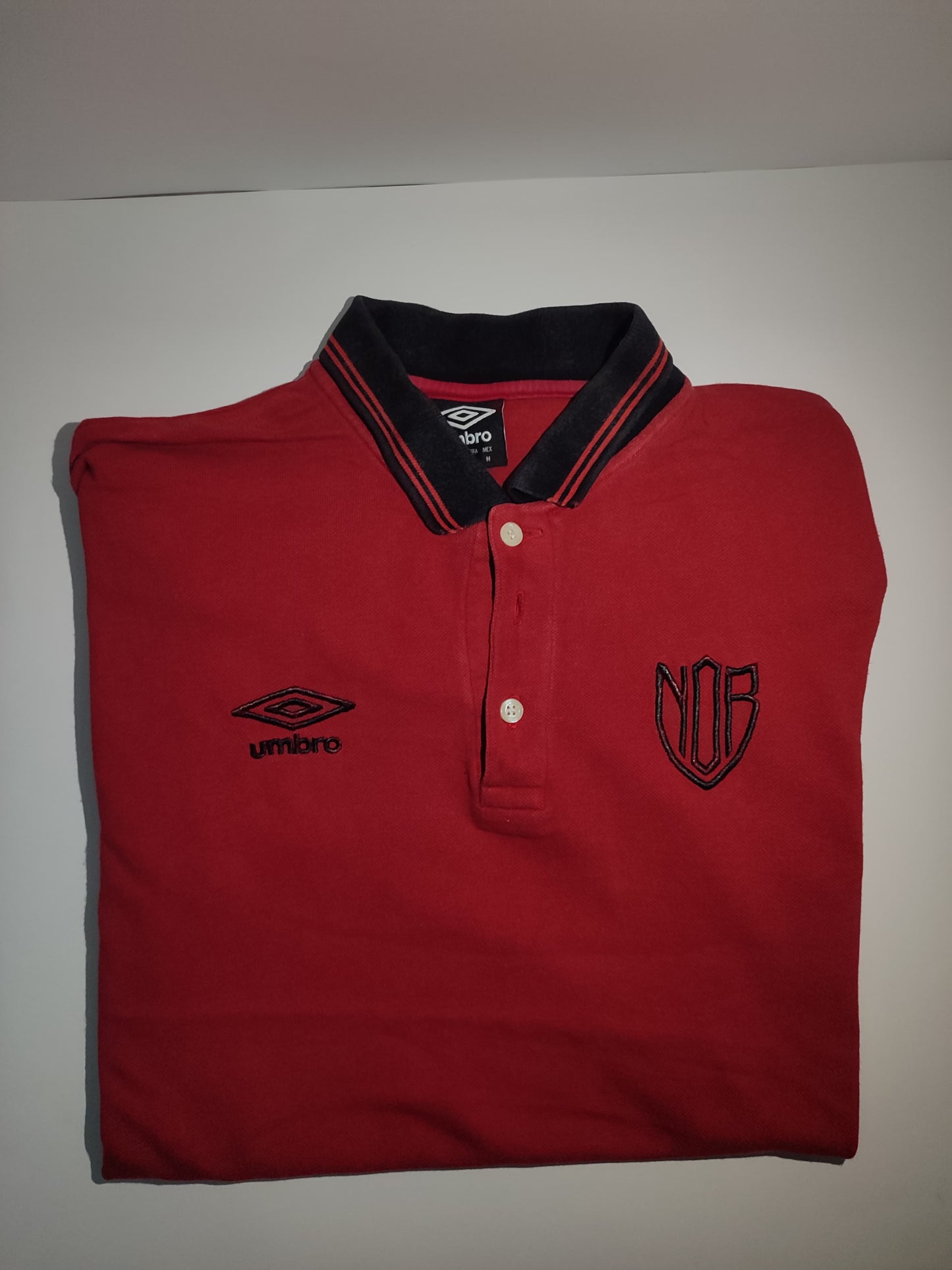 Original Umbro Red Polo Shirt – Bold Look with Black Collar Trim